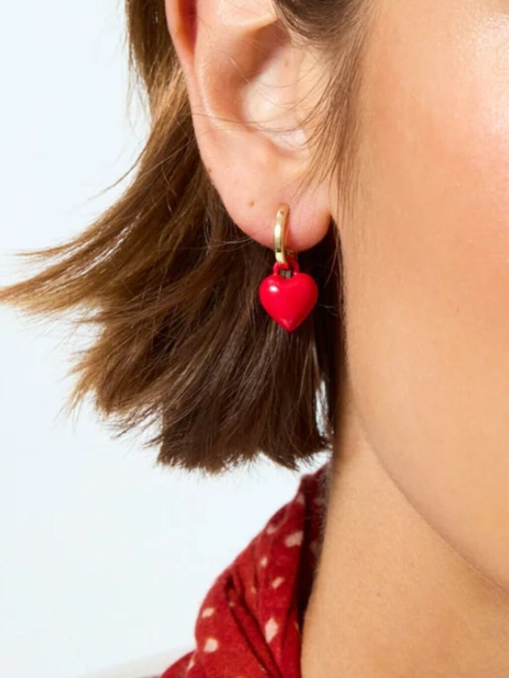 Roxanne Assoulin The Itsy Bitsy Heart Earrings Red - Picture 2 of 3